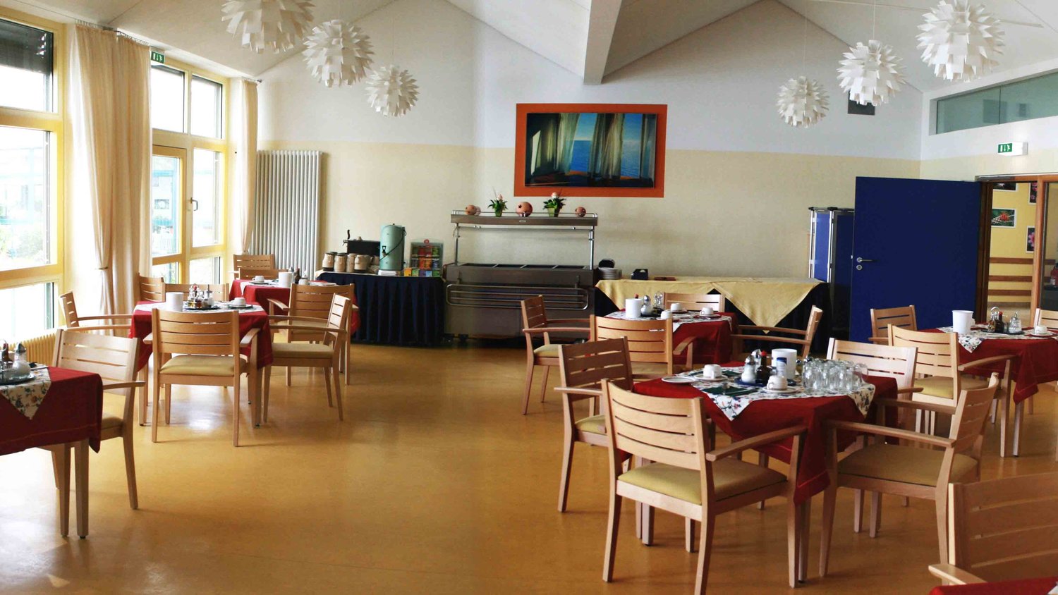 Keiner muss beim Essen alleine sein - unser Speisesaal